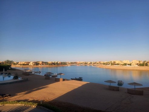 2BR Apartment with lagoon view in Sabina